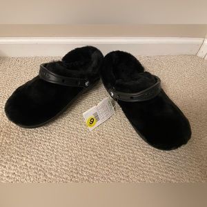 Women’s fur crocs